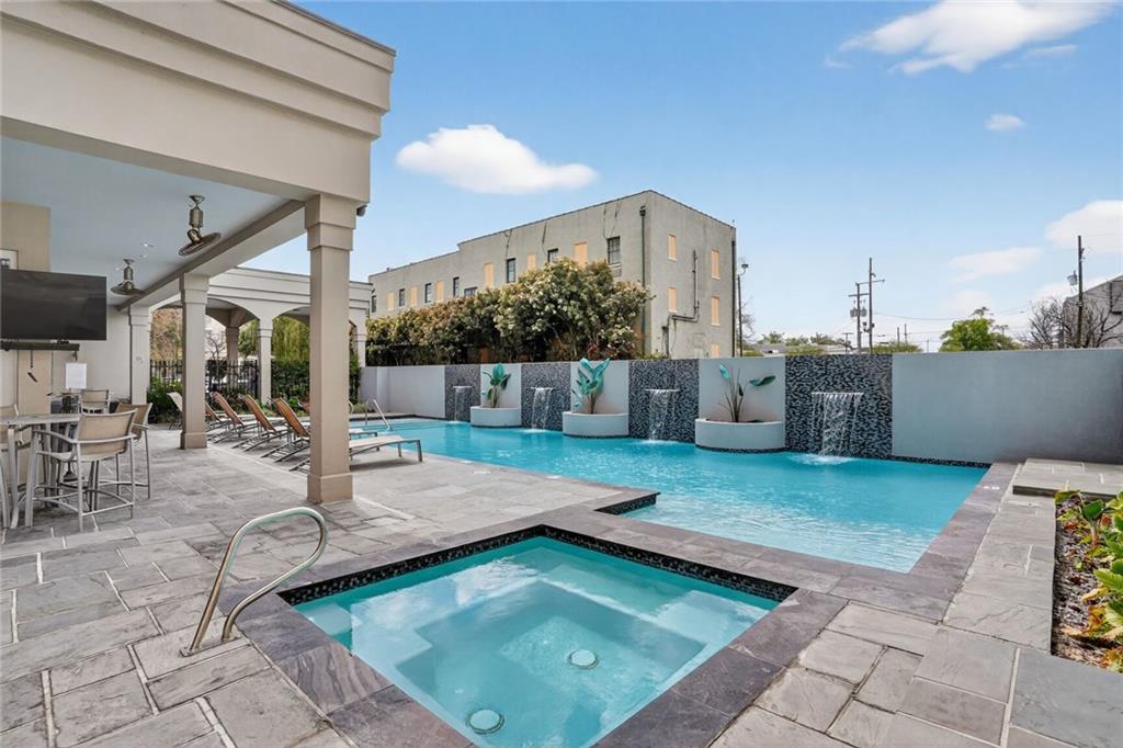 1205 ST CHARLES Avenue 1309