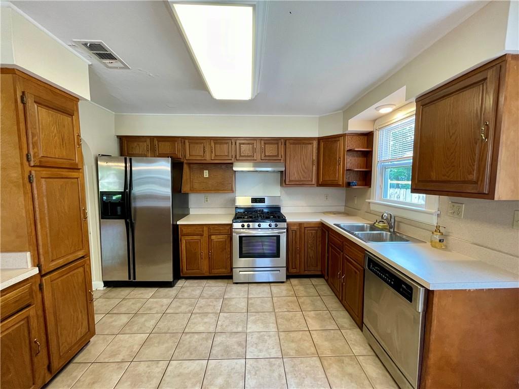 723 BONNABEL Boulevard