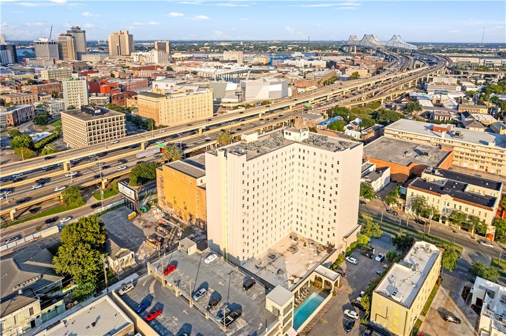 1205 ST CHARLES Avenue 1015