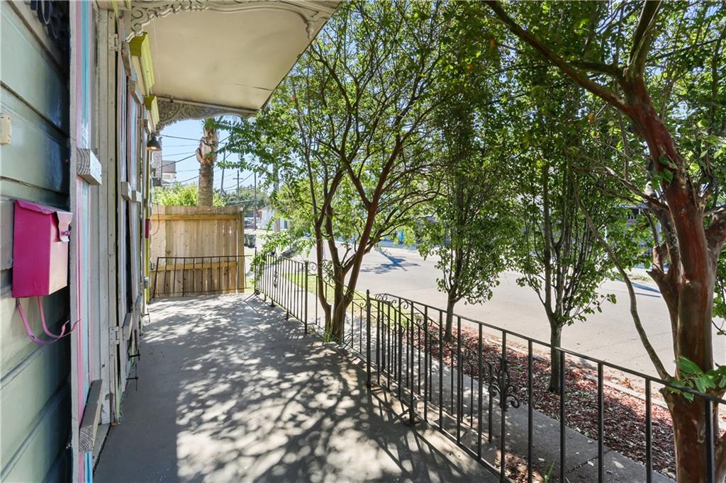 4033 ULLOA Street
