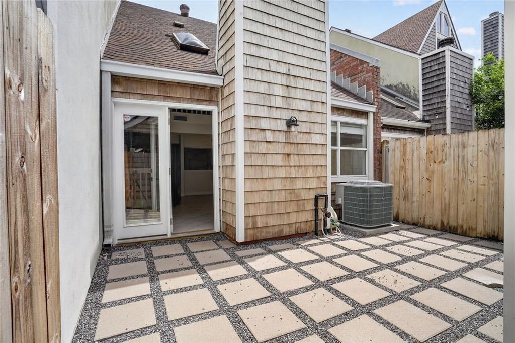 5 SPINNAKER Lane