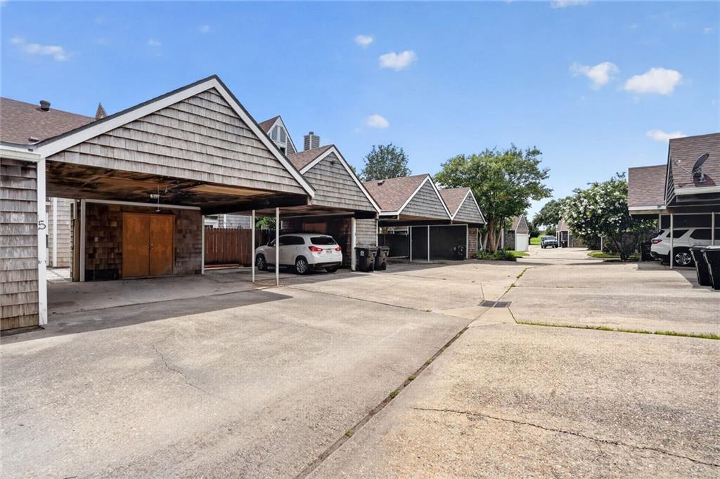 5 SPINNAKER Lane