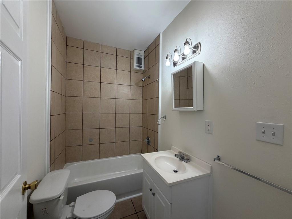 5910 LOUIS XIV Street