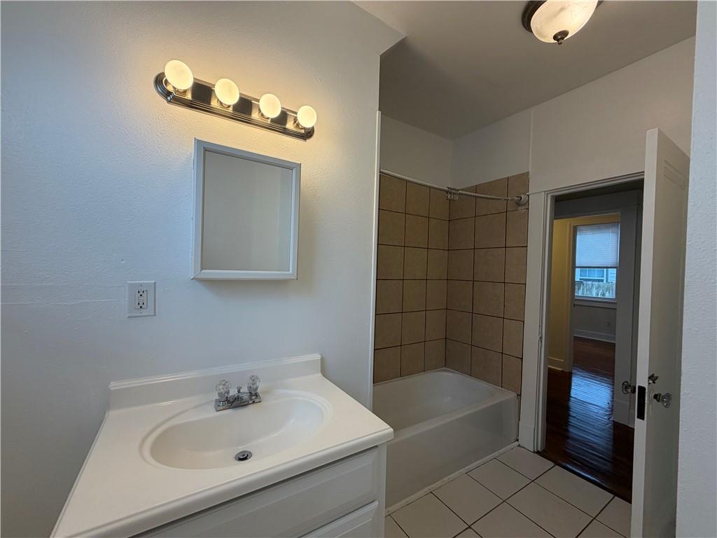 5910 LOUIS XIV Street