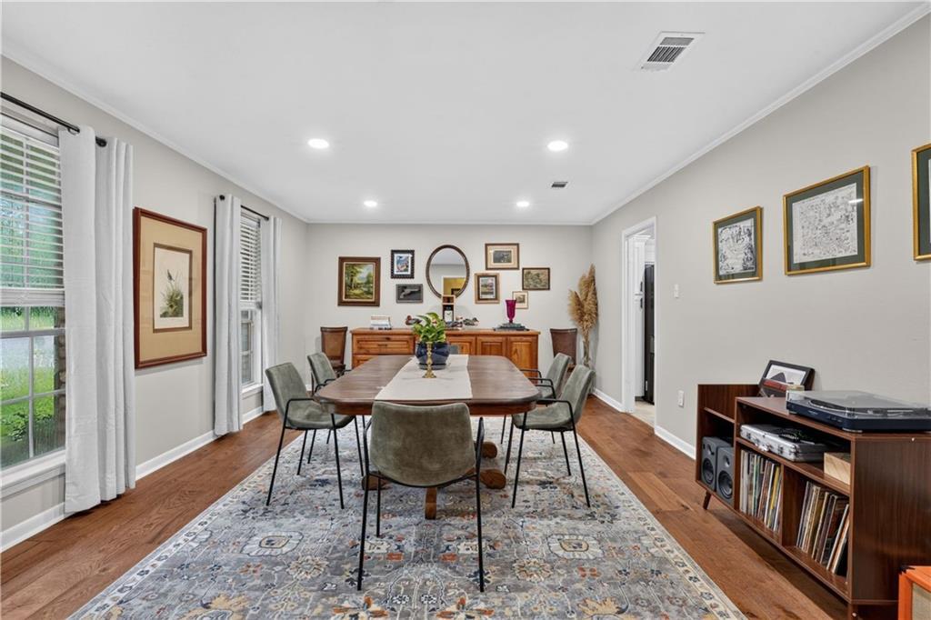 932 DAVENTRY Drive
