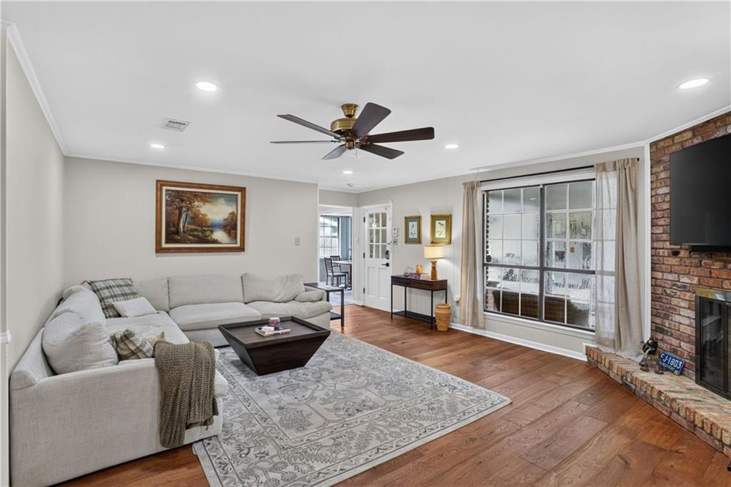 932 DAVENTRY Drive