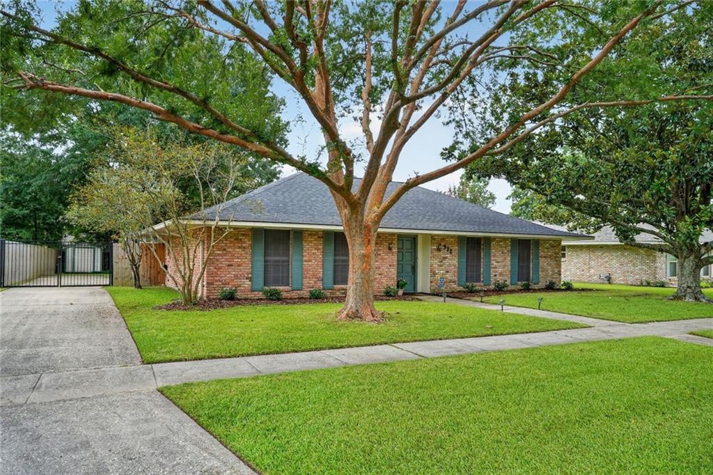 932 DAVENTRY Drive