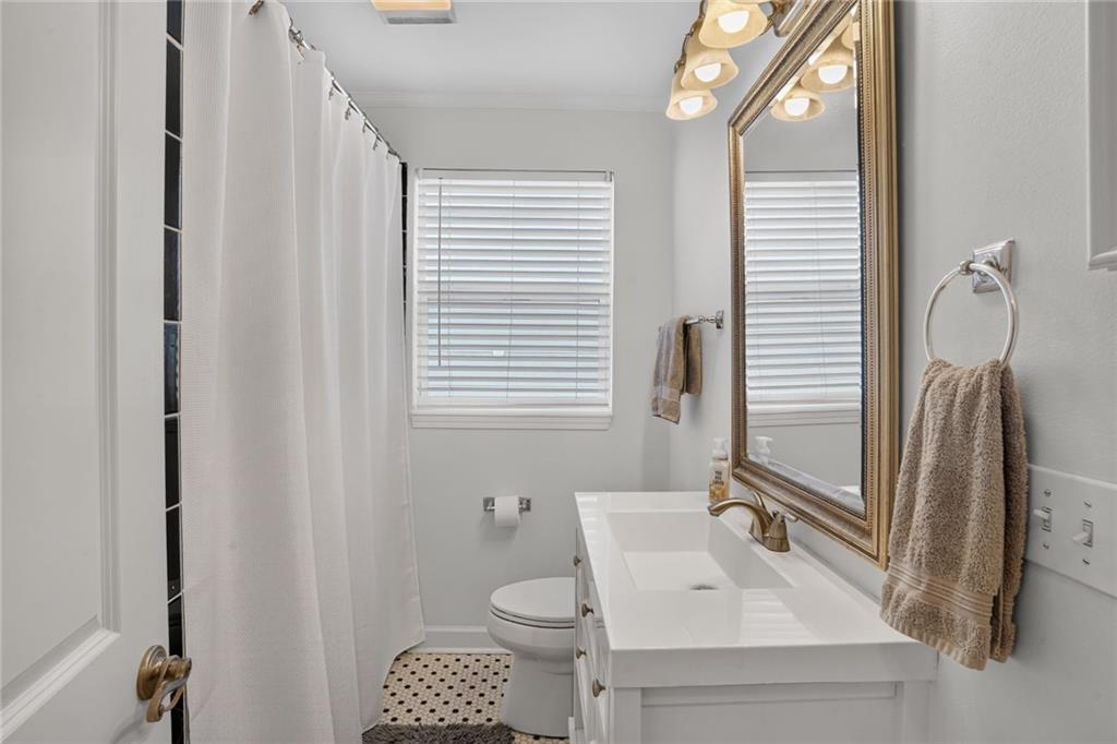 6043 LOUISVILLE Street