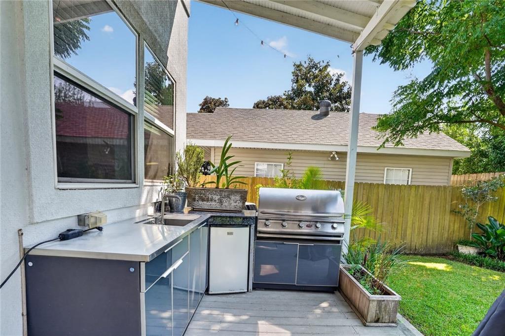 416 RIDGEWOOD Drive