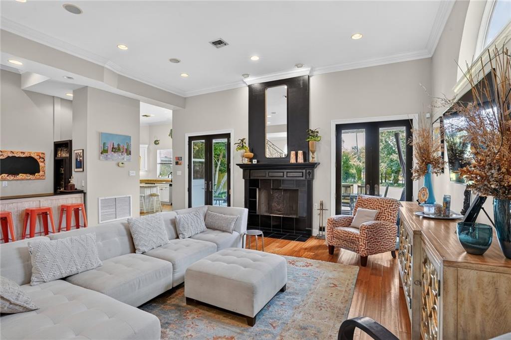 416 RIDGEWOOD Drive