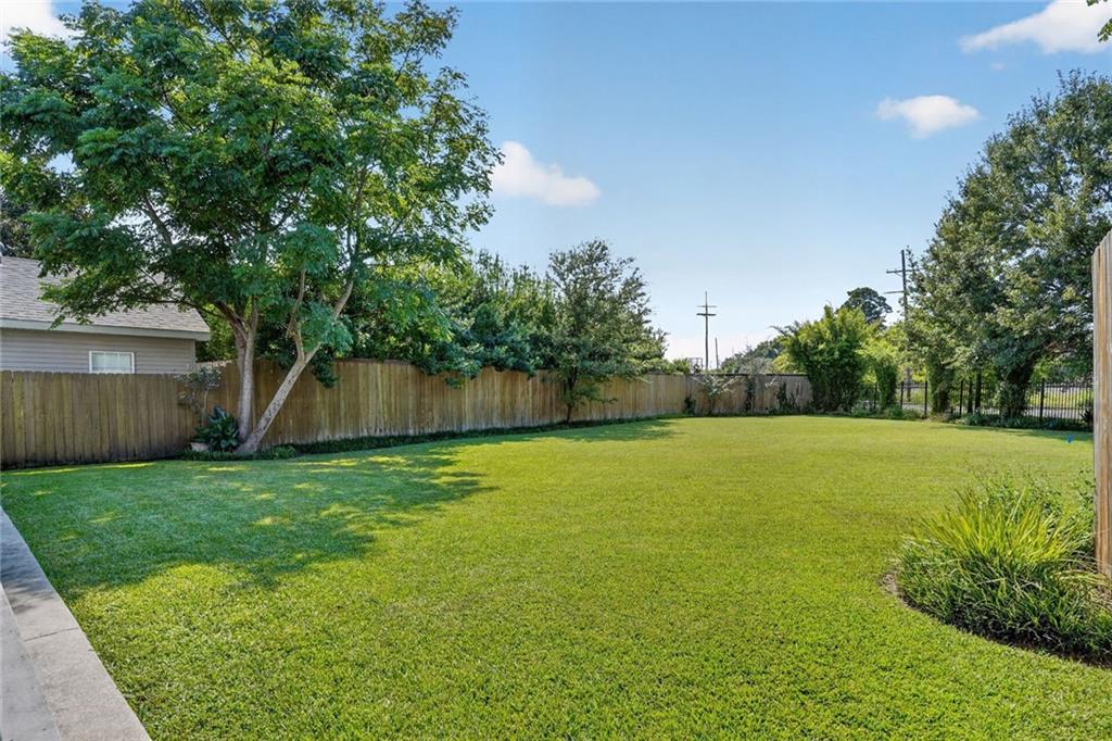 416 RIDGEWOOD Drive