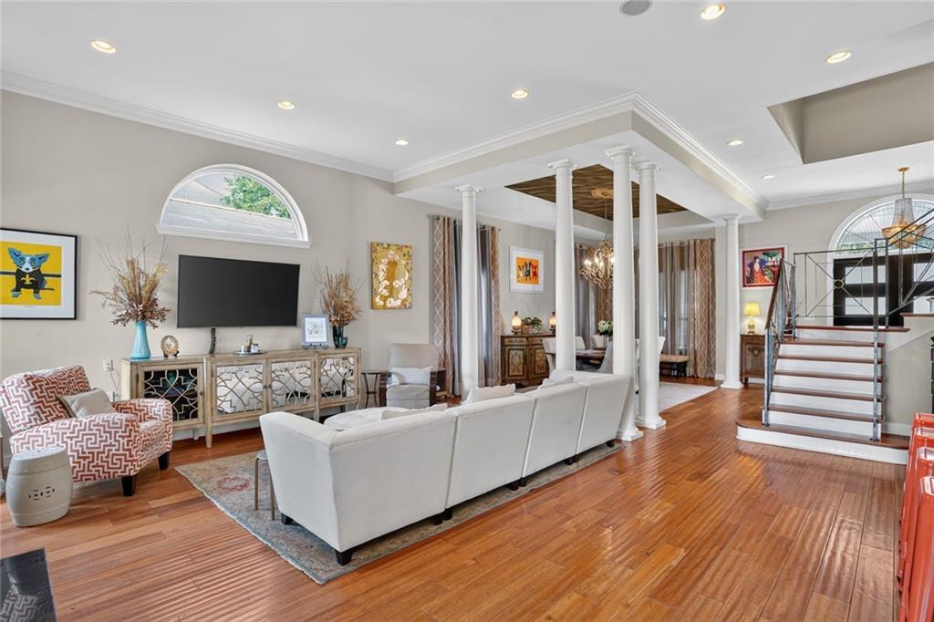416 RIDGEWOOD Drive