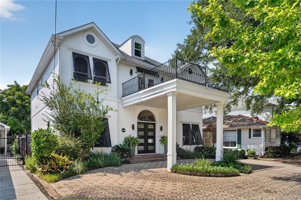 416 RIDGEWOOD Drive