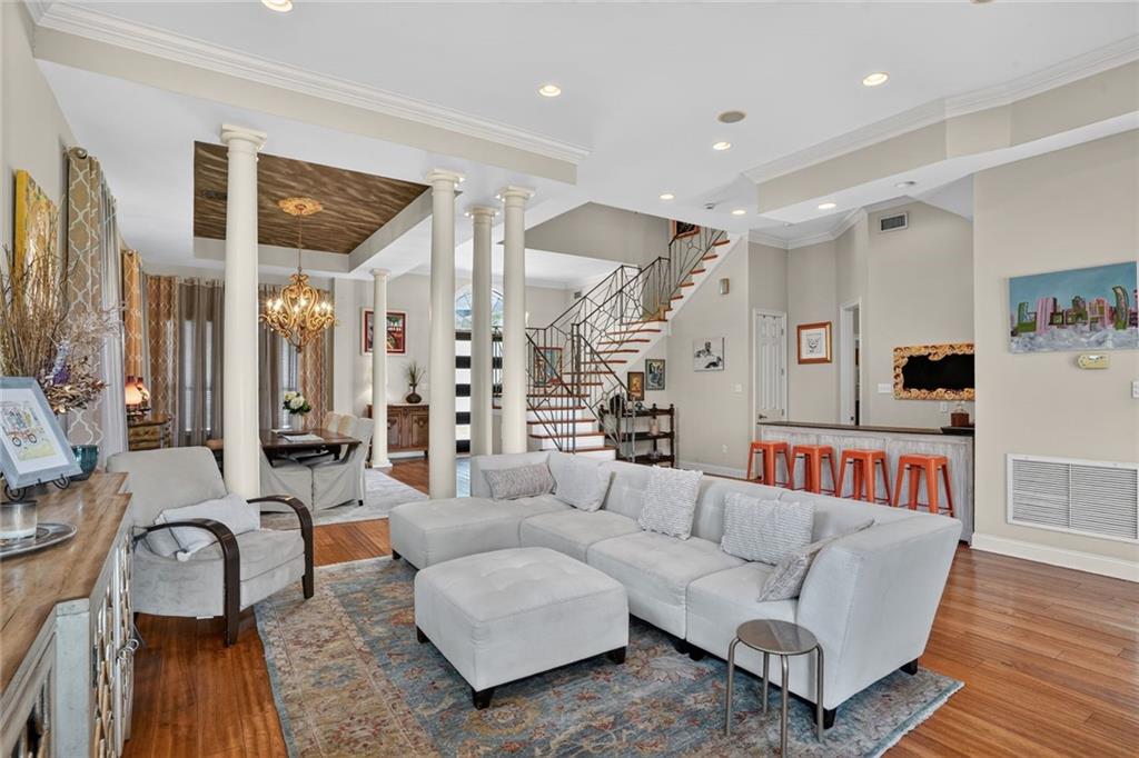 416 RIDGEWOOD Drive