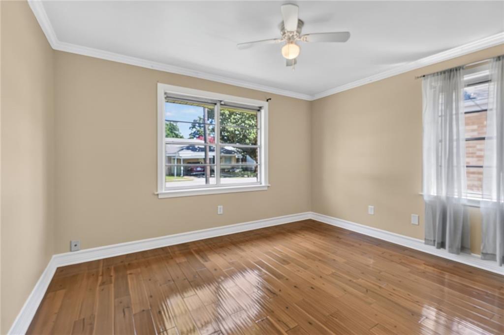518 OAKLAWN Drive