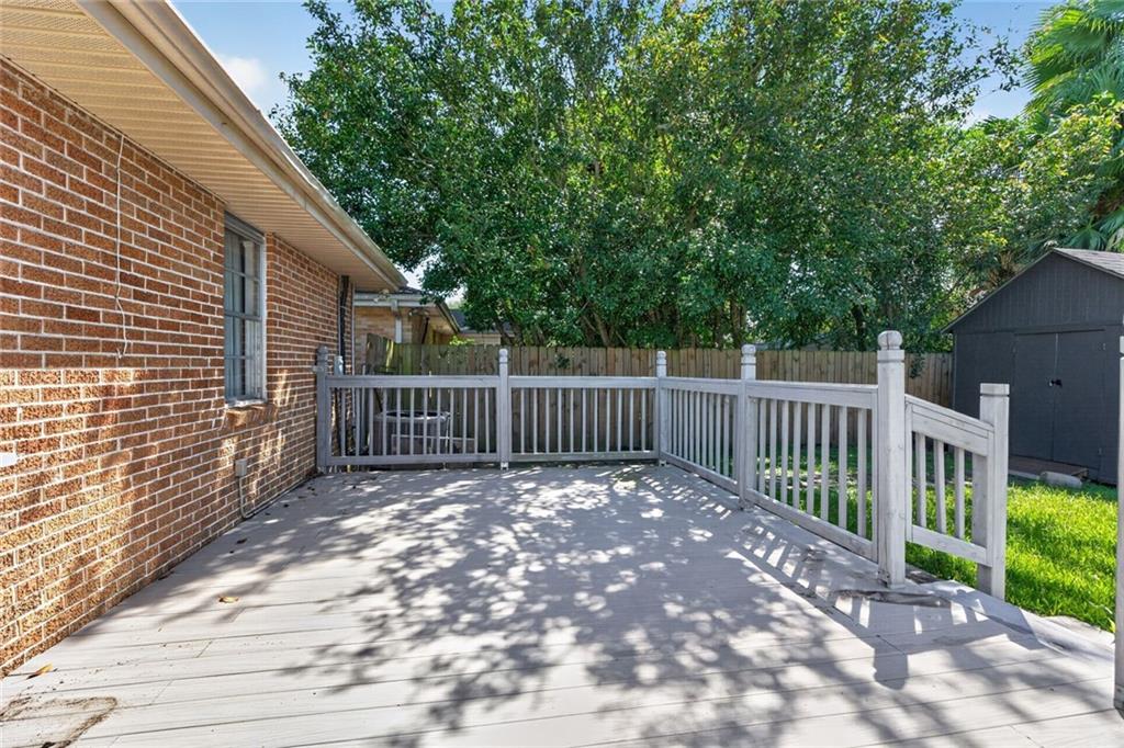 518 OAKLAWN Drive