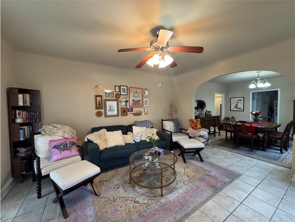 5864 LOUIS XIV Street