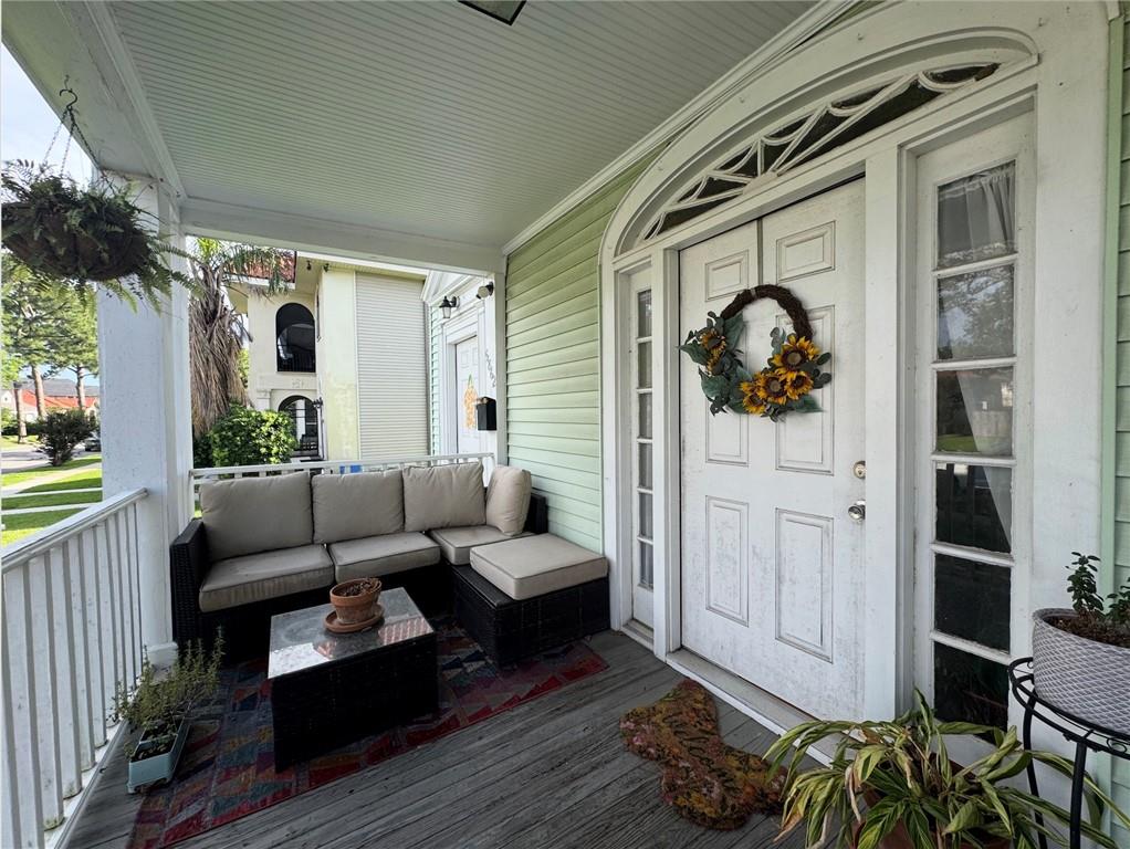 5864 LOUIS XIV Street