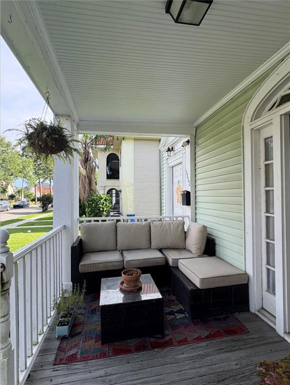 5864 LOUIS XIV Street