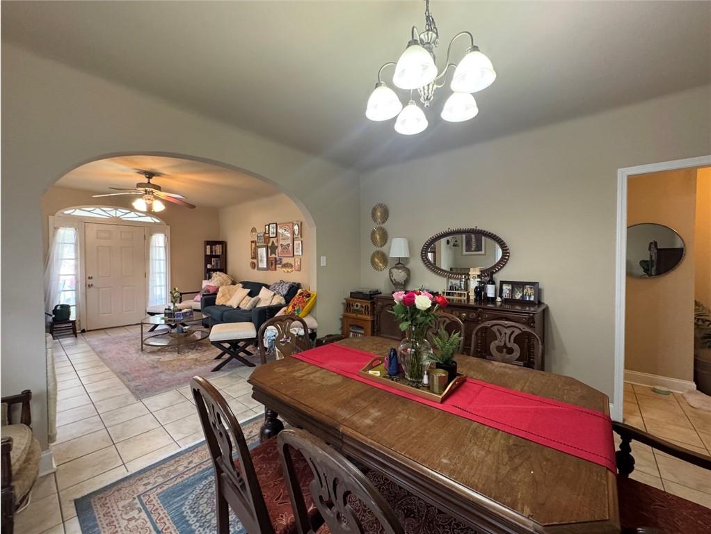 5864 LOUIS XIV Street