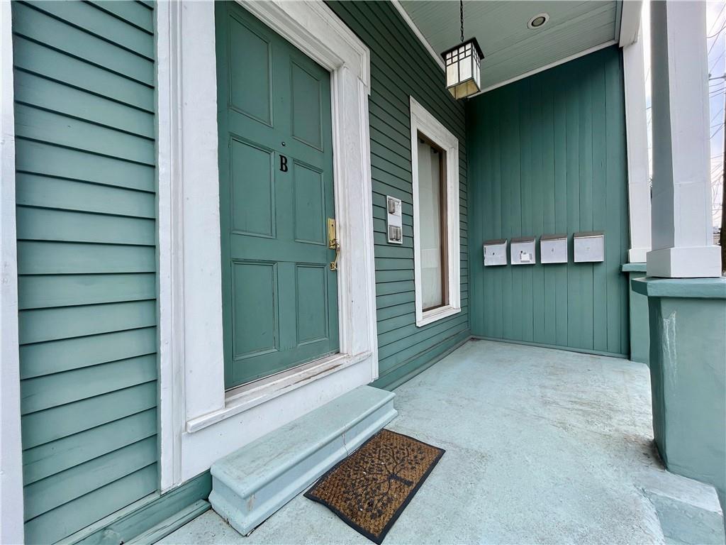 1570 MAGAZINE Street B