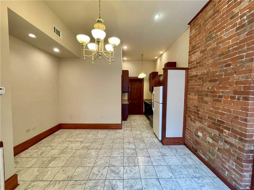 1570 MAGAZINE Street B