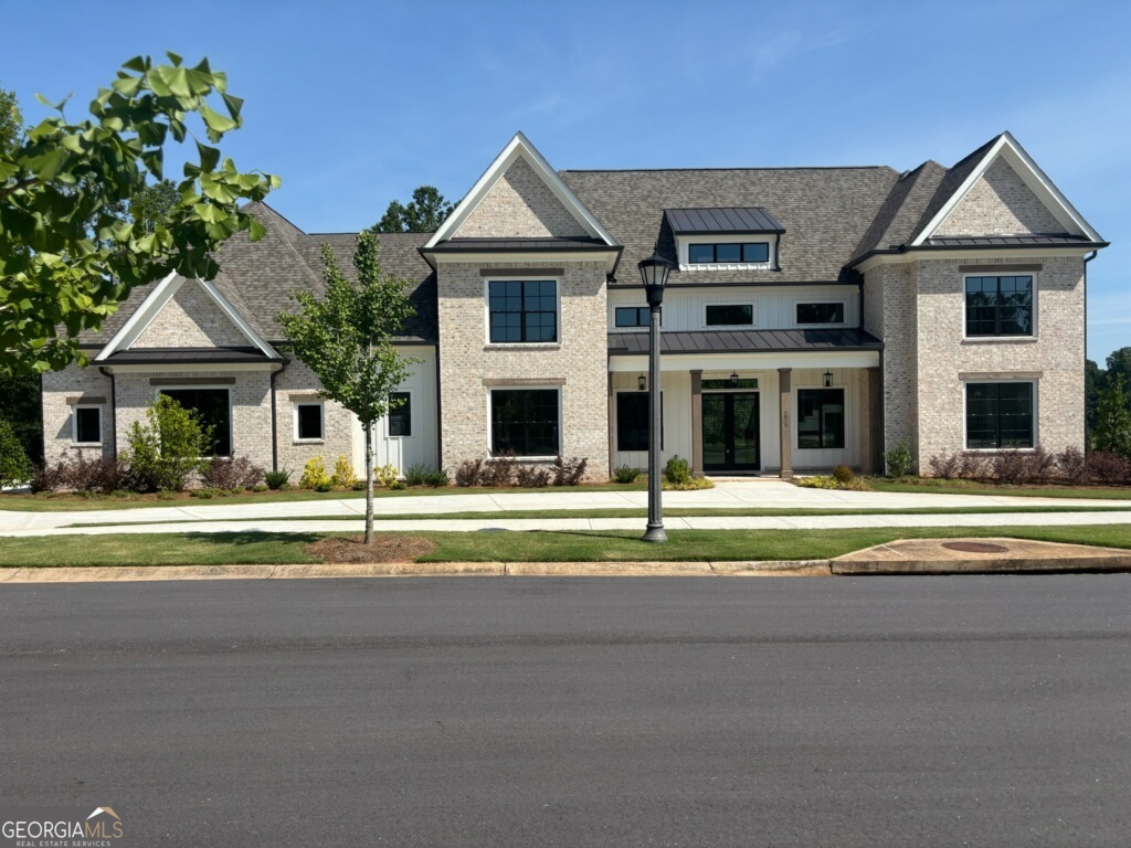 2819 Kestrel Drive
