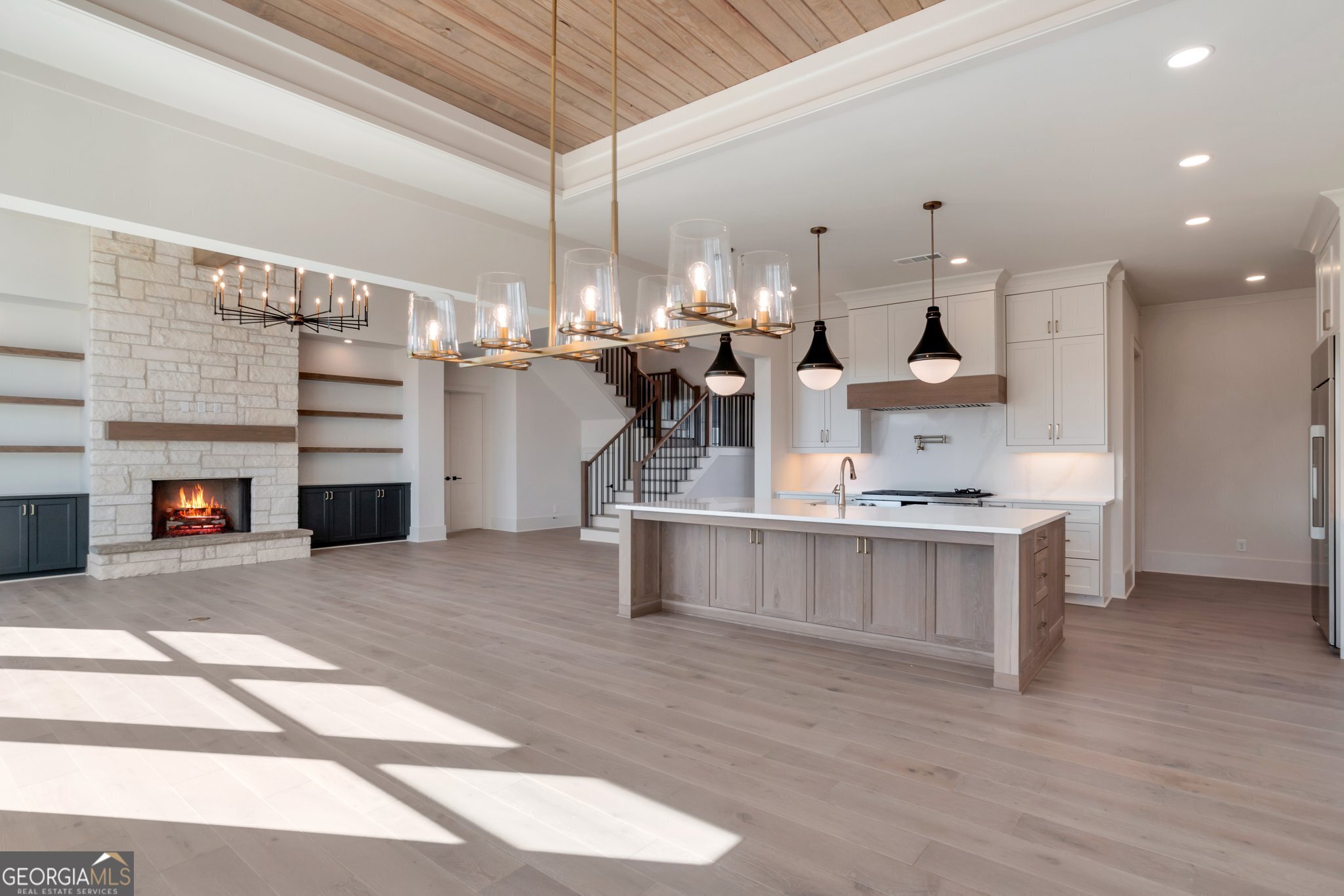 2819 Kestrel Drive