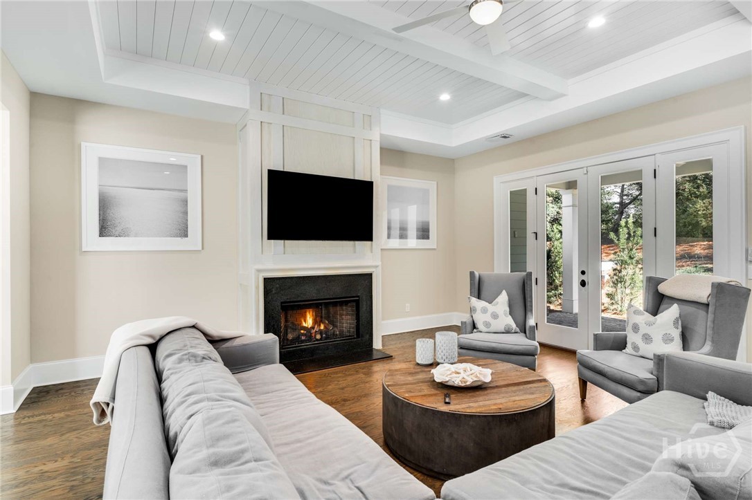 2030 Greenleffe Drive