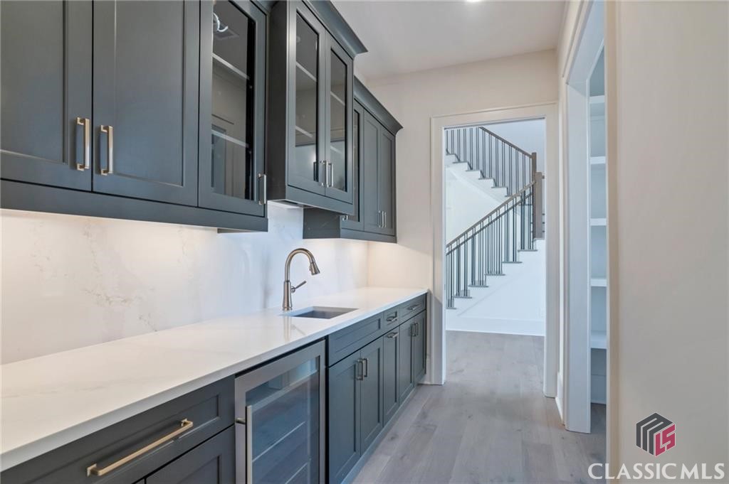2819 Kestrel Drive