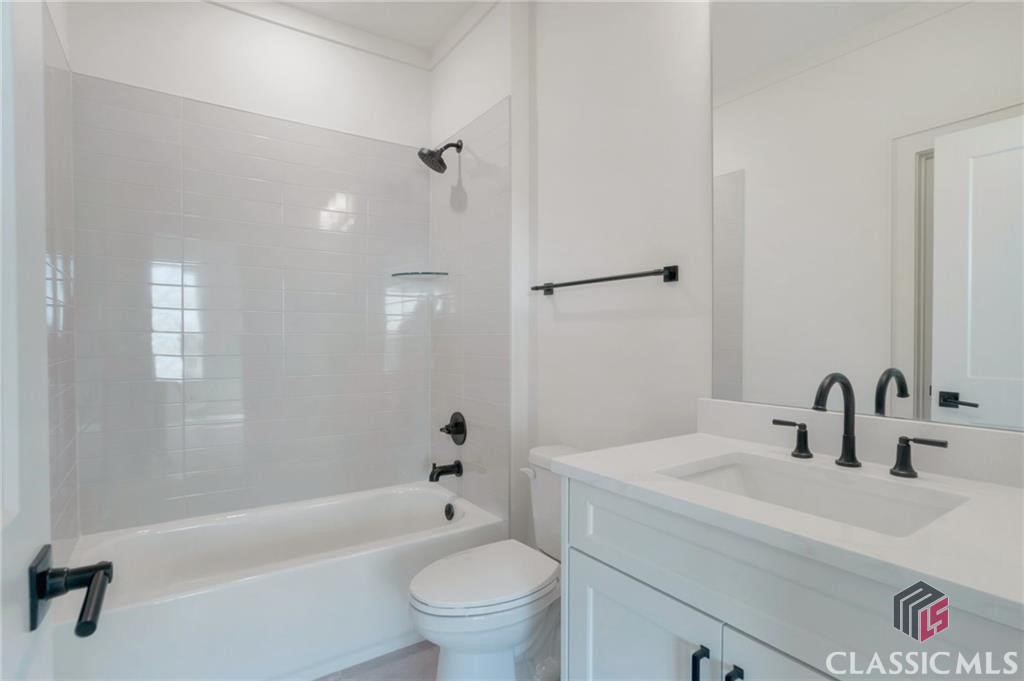 2819 Kestrel Drive