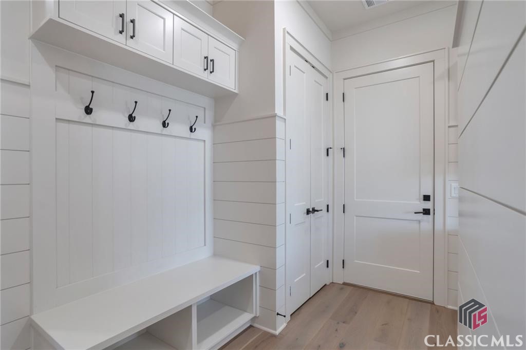 2819 Kestrel Drive