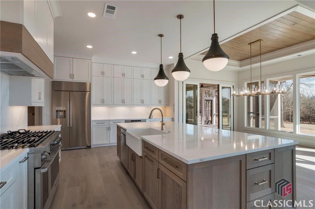 2819 Kestrel Drive