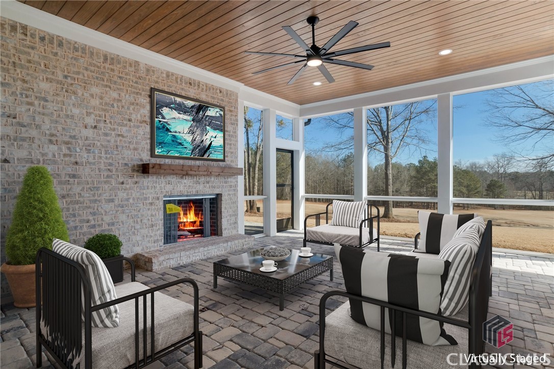 2819 Kestrel Drive