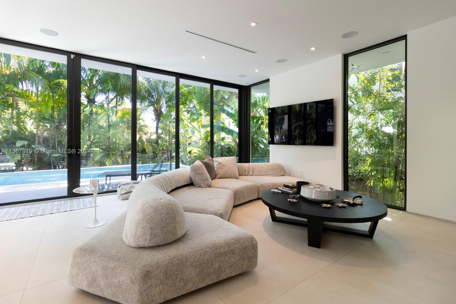 247 Palm Ave