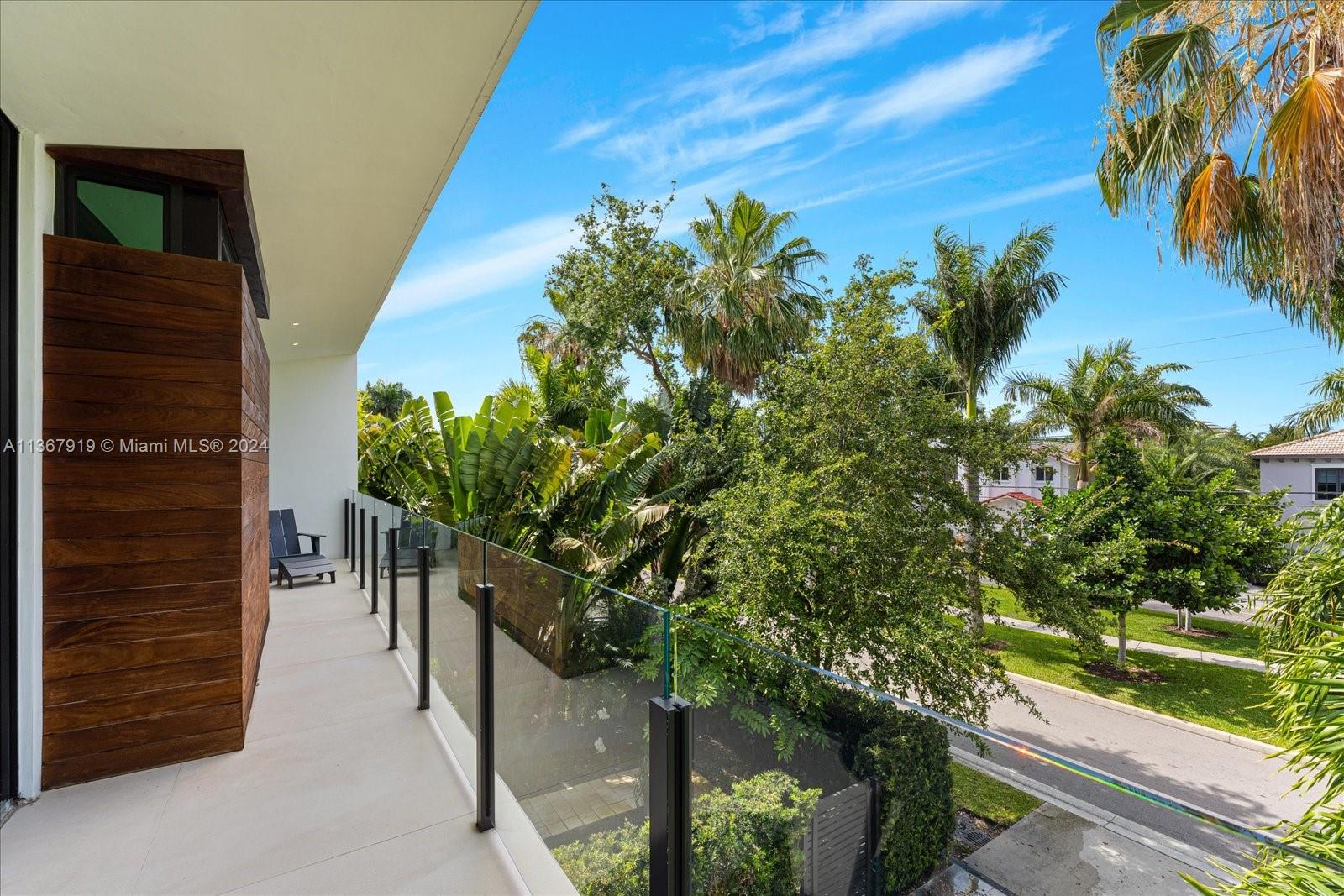 247 Palm Ave