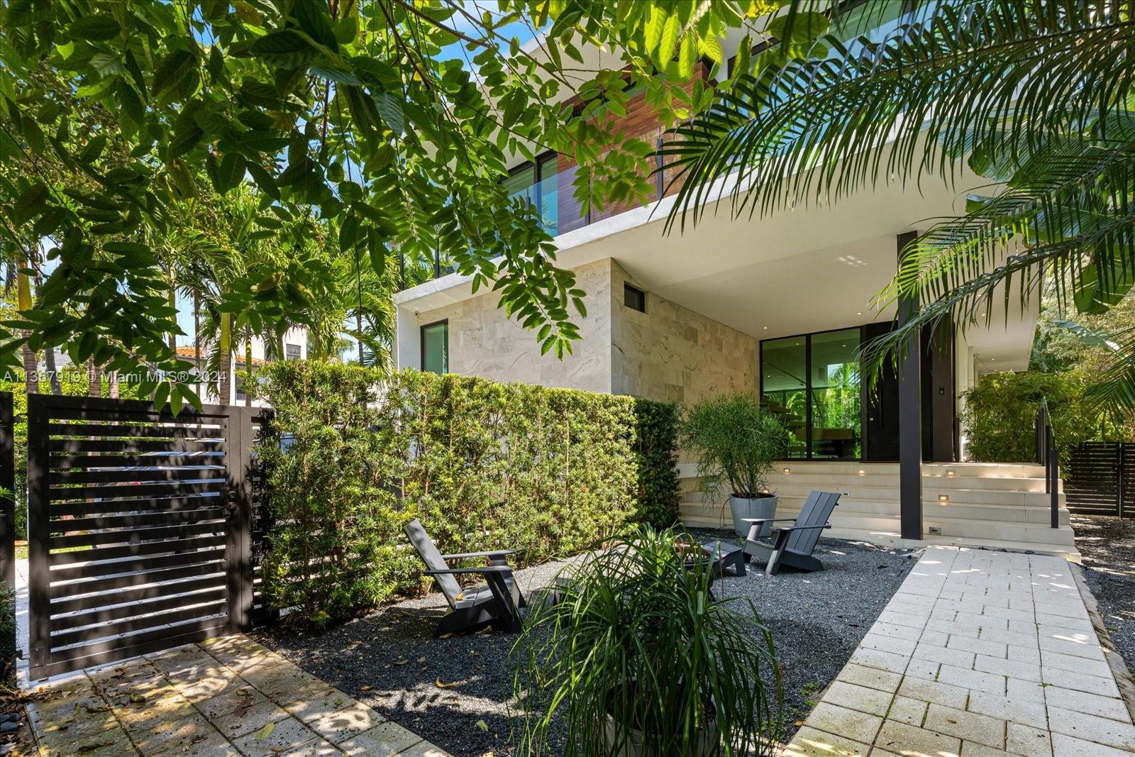 247 Palm Ave