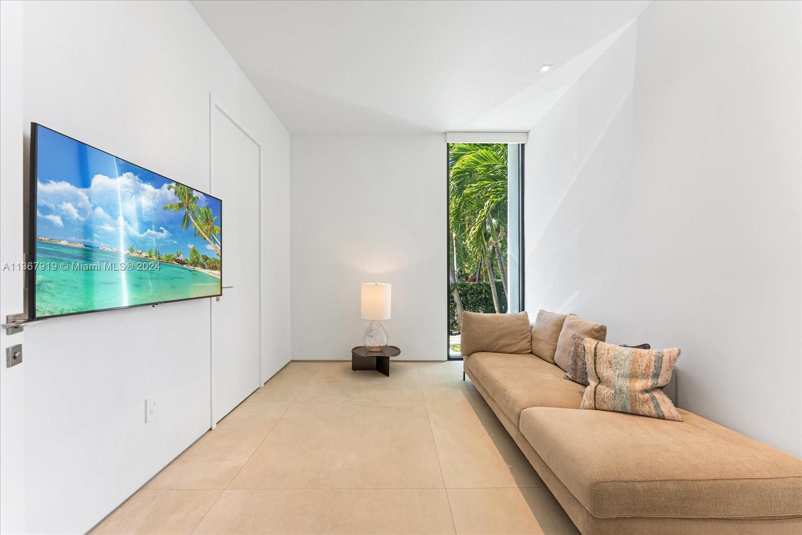 247 Palm Ave