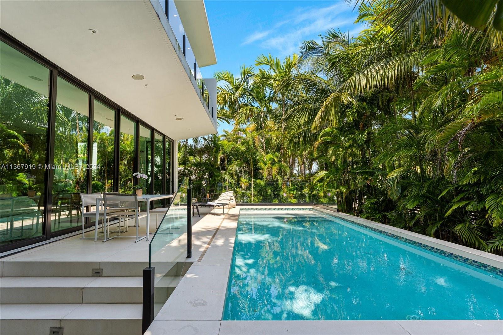 247 Palm Ave