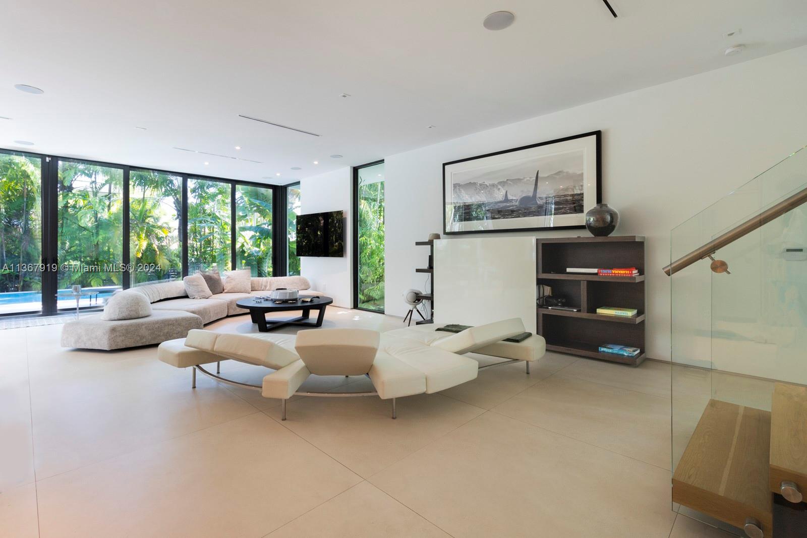 247 Palm Ave