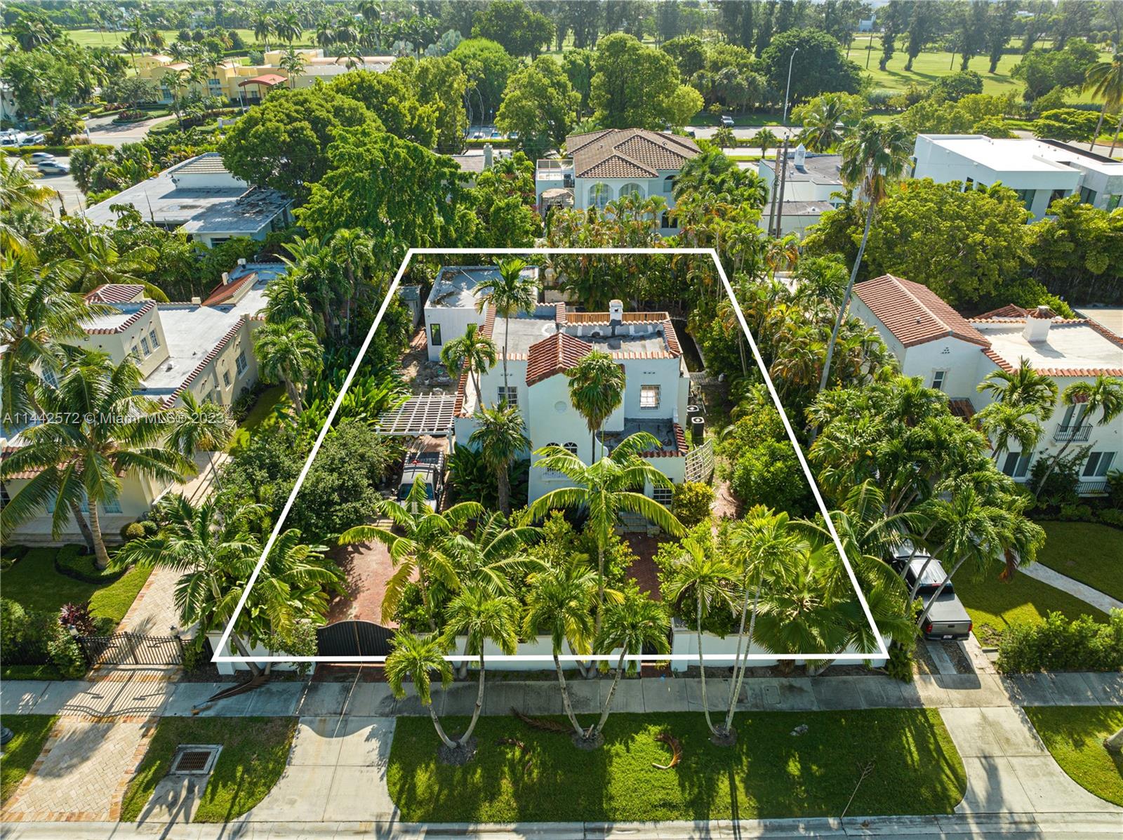 2211 N Bay Rd