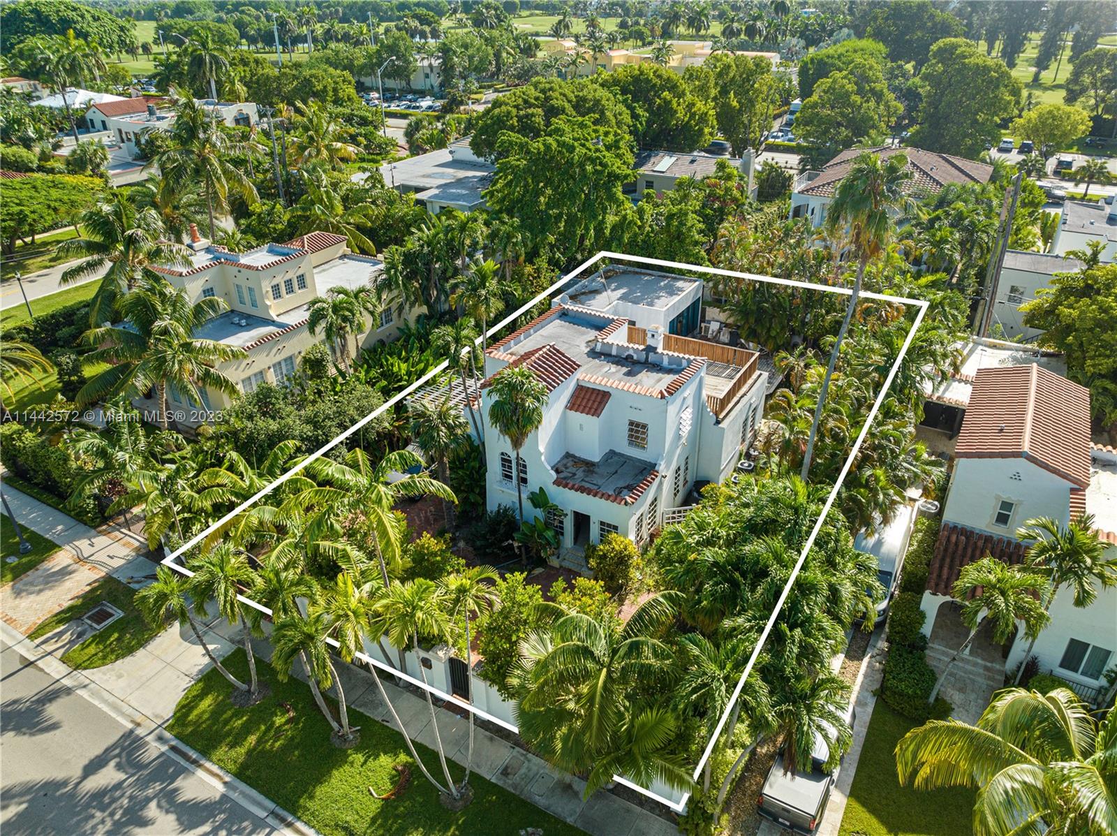 2211 N Bay Rd