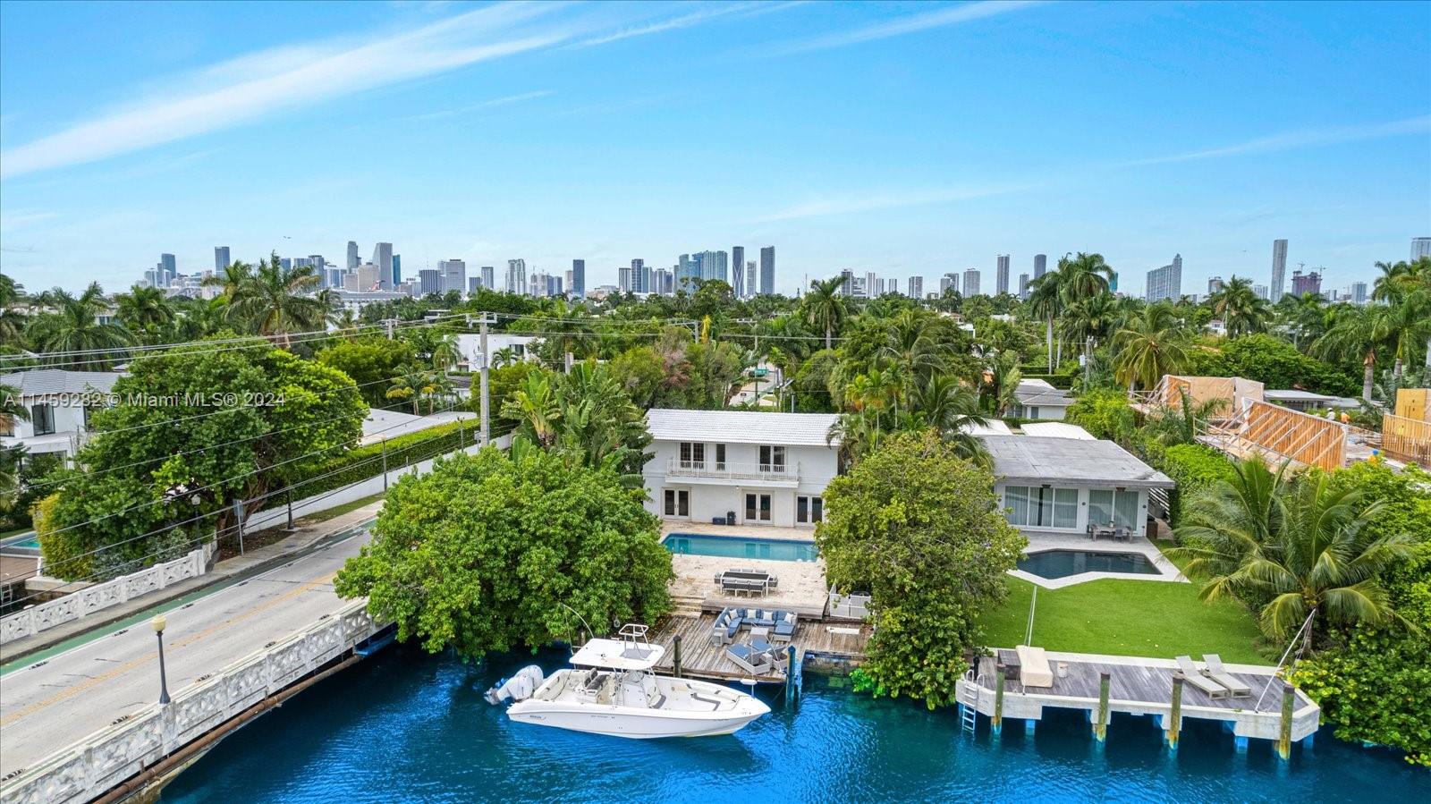 433 E Dilido Dr