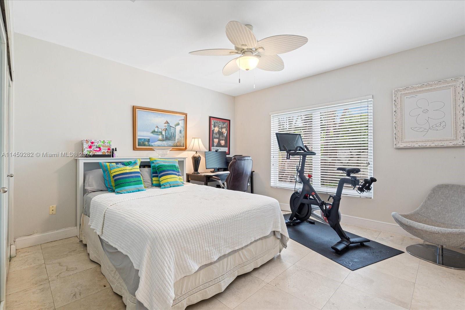 433 E Dilido Dr