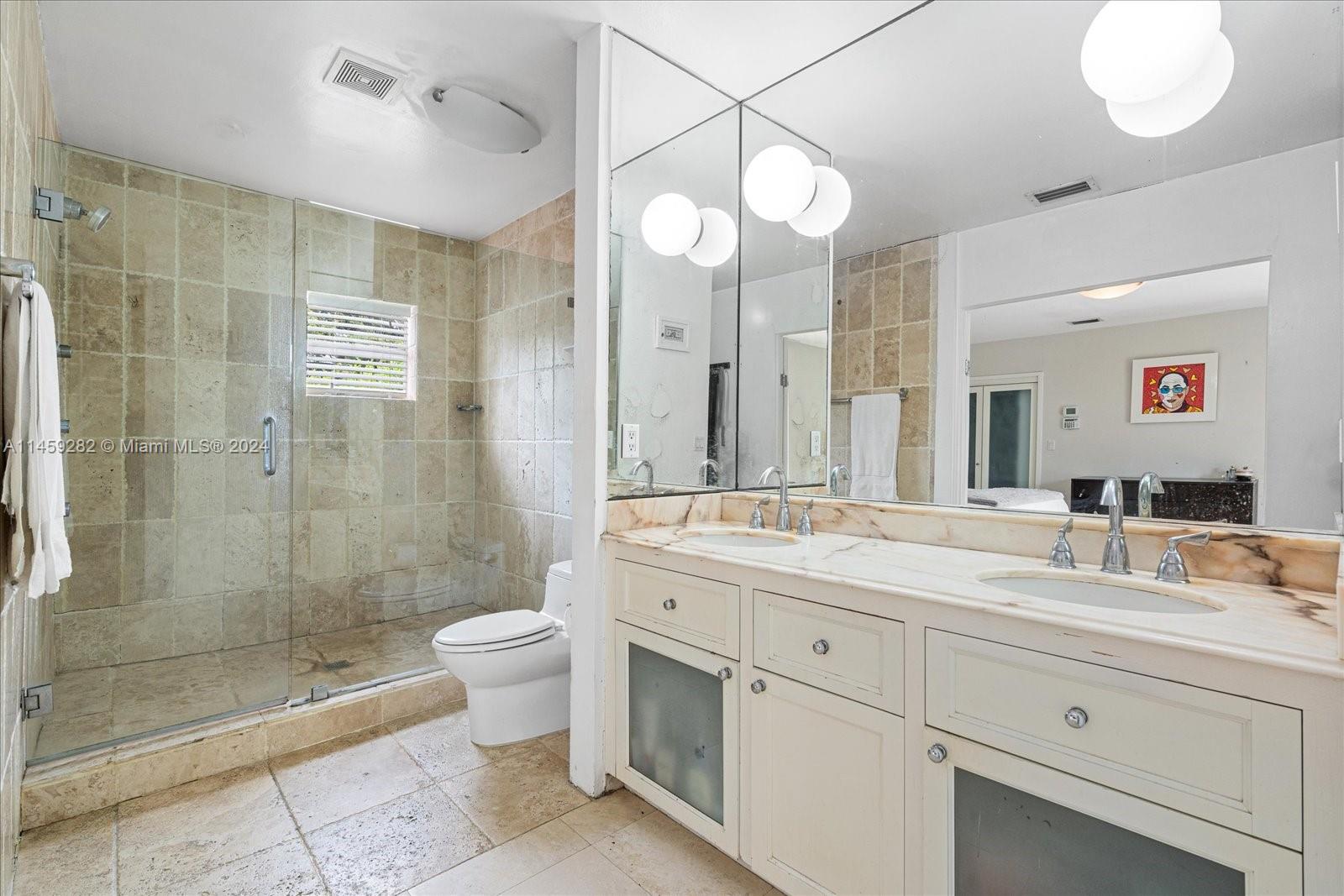 433 E Dilido Dr