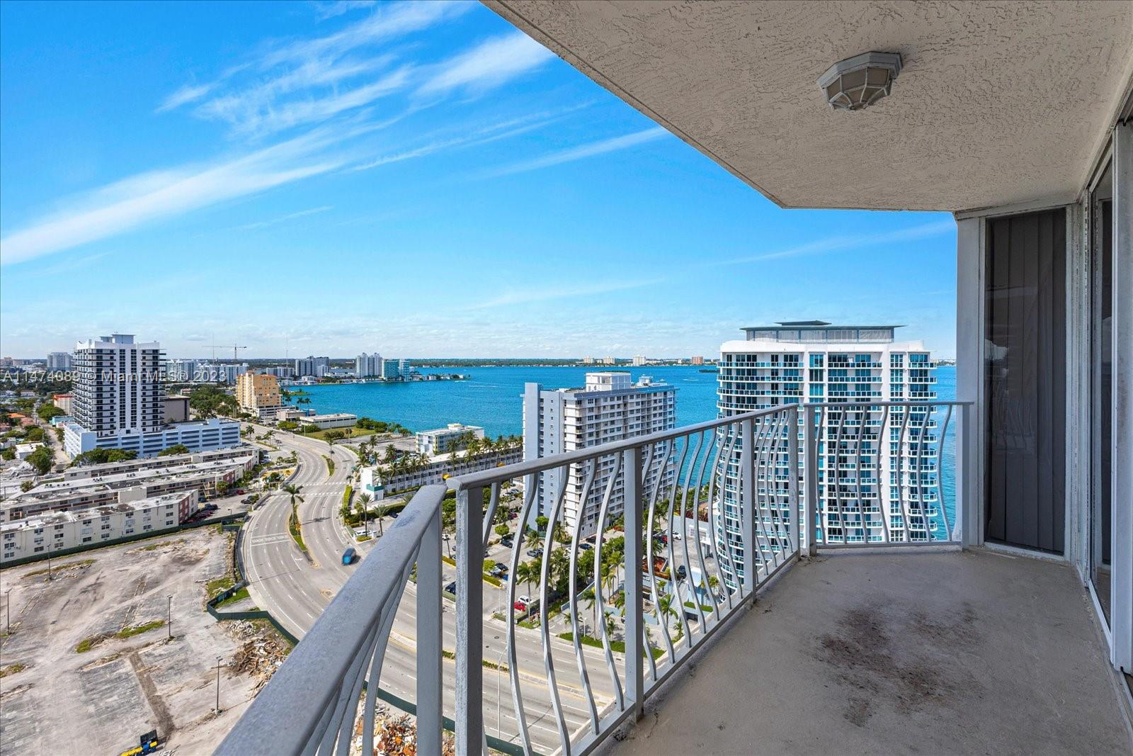 7601 E Treasure Dr Unit: 2311