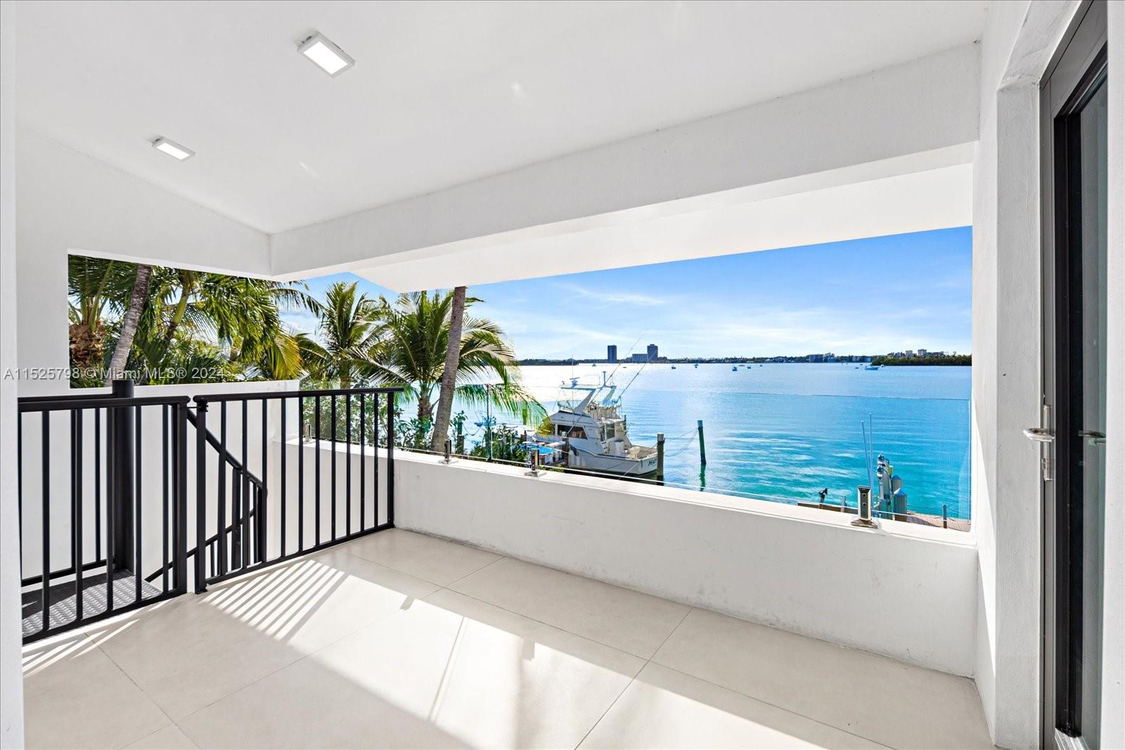 7720 Miami View Dr