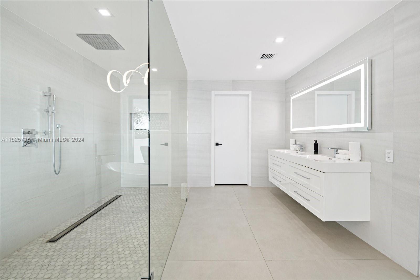 7720 Miami View Dr