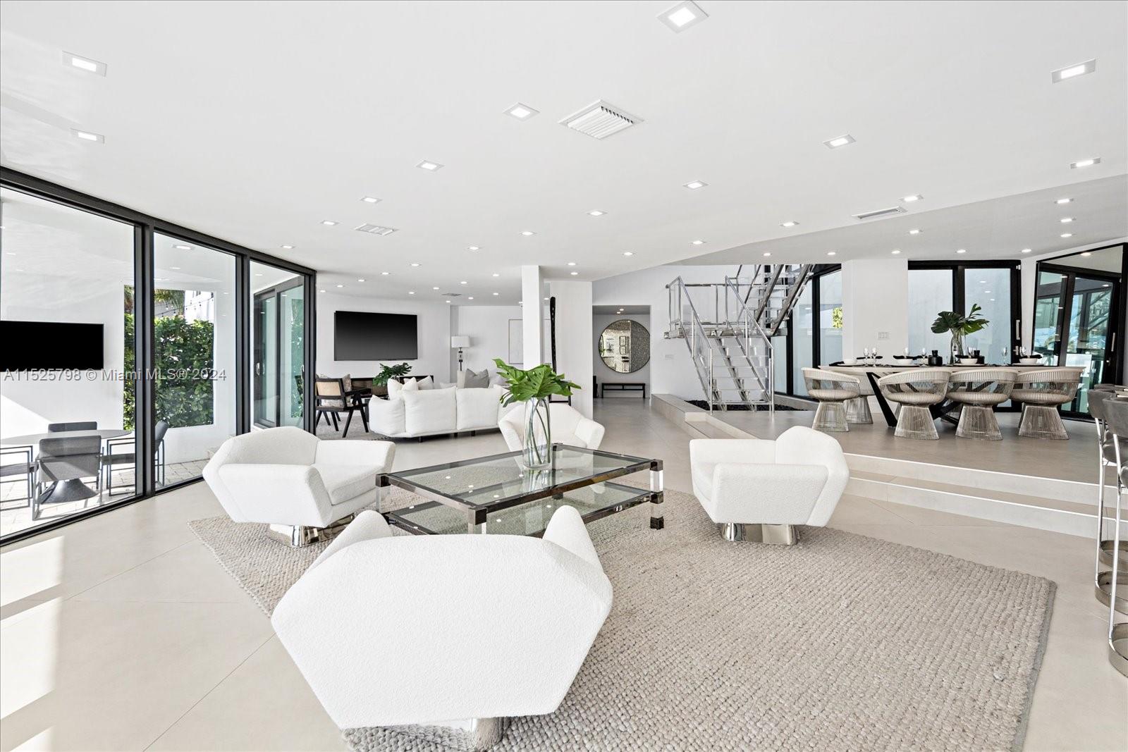 7720 Miami View Dr