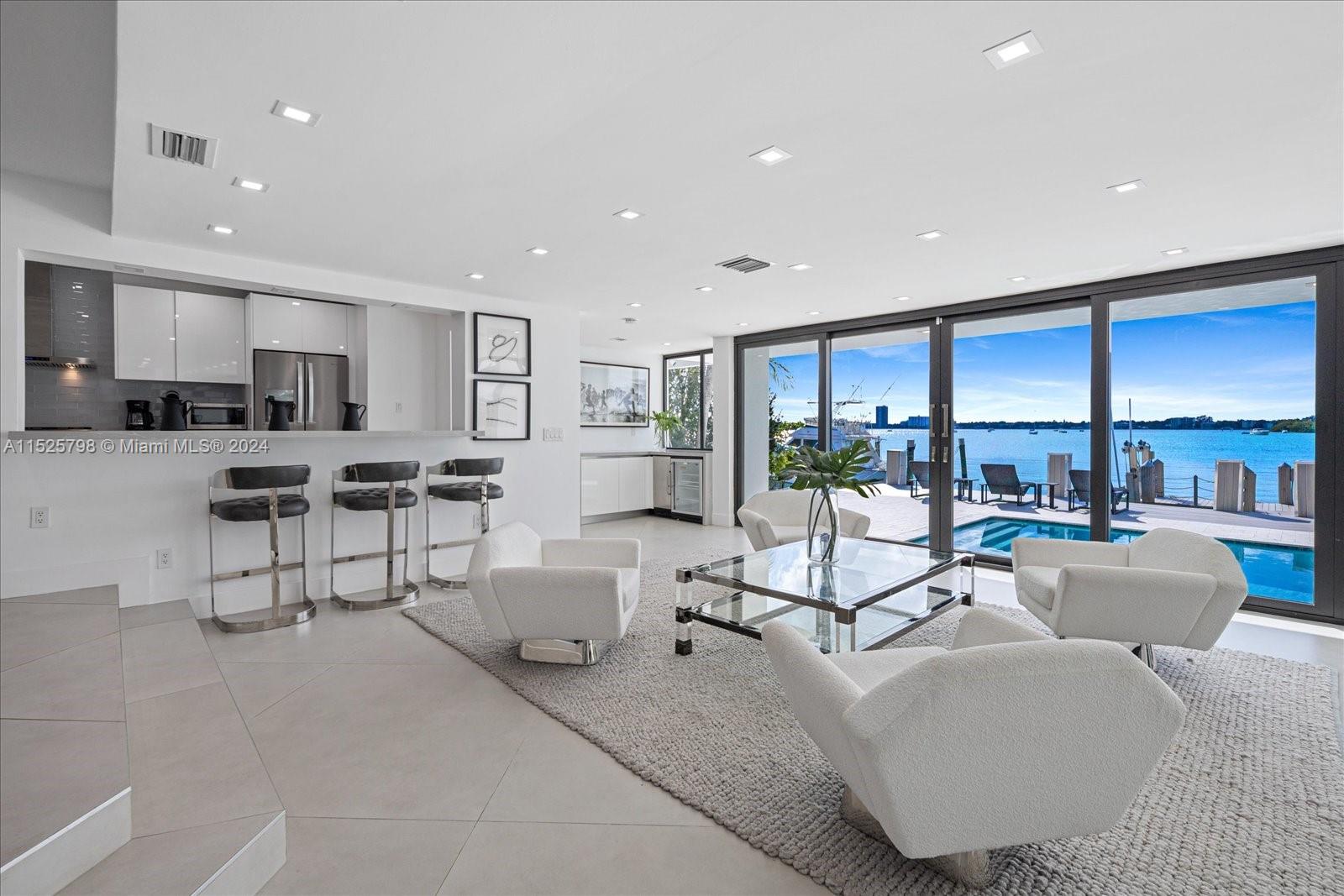 7720 Miami View Dr